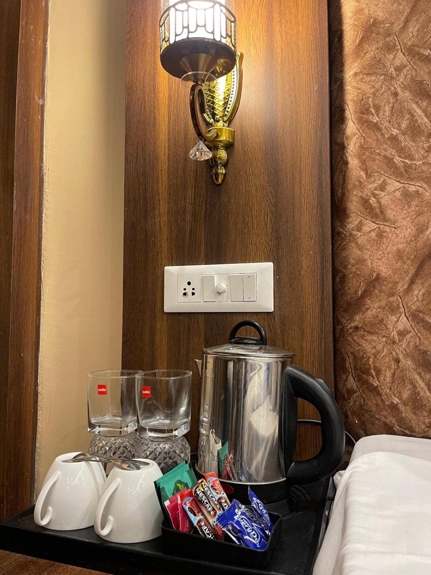 Hotel Zoon Dabb Srinagar Airport Kashmir 외부 사진