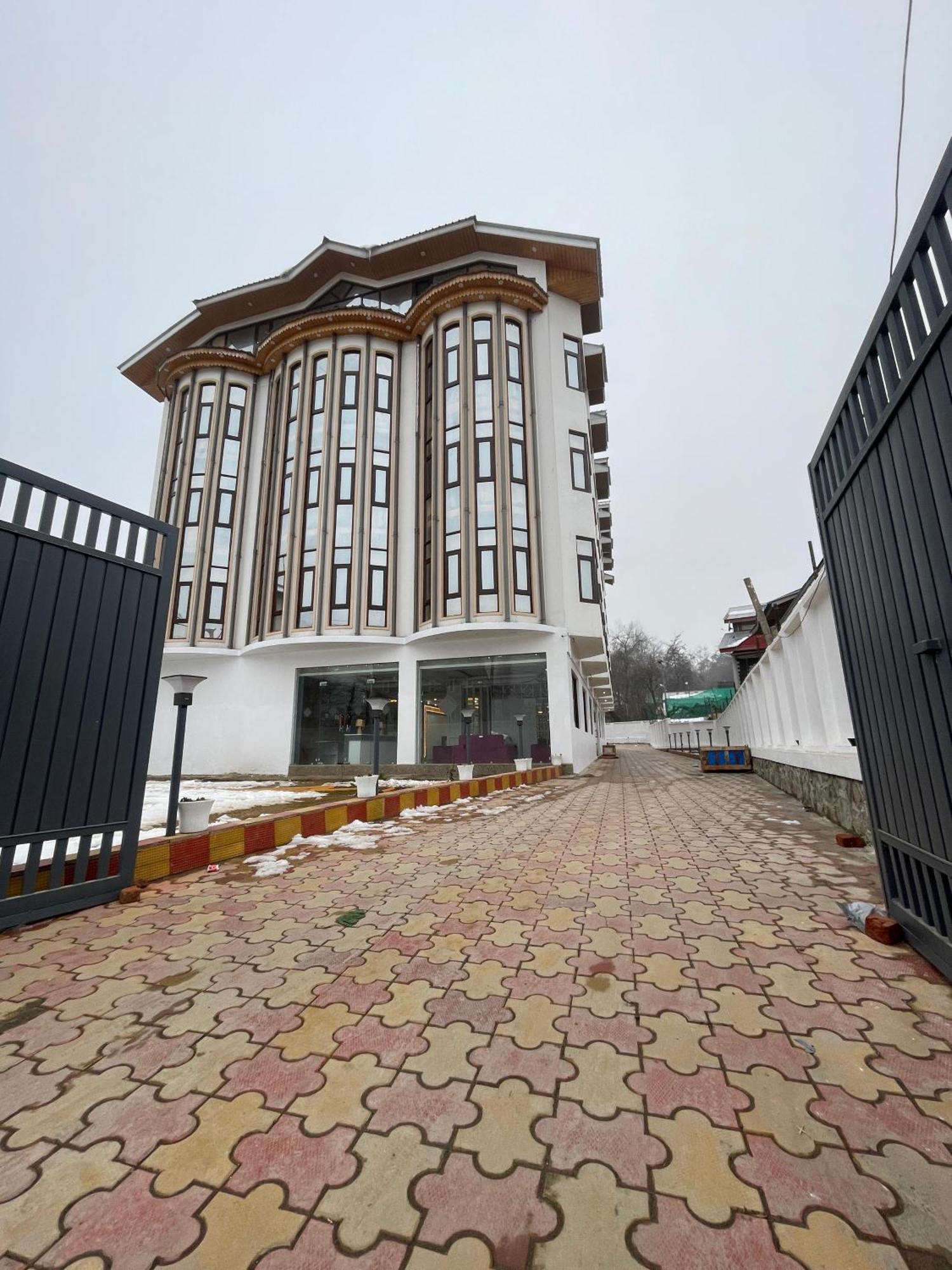 Hotel Zoon Dabb Srinagar Airport Kashmir 외부 사진